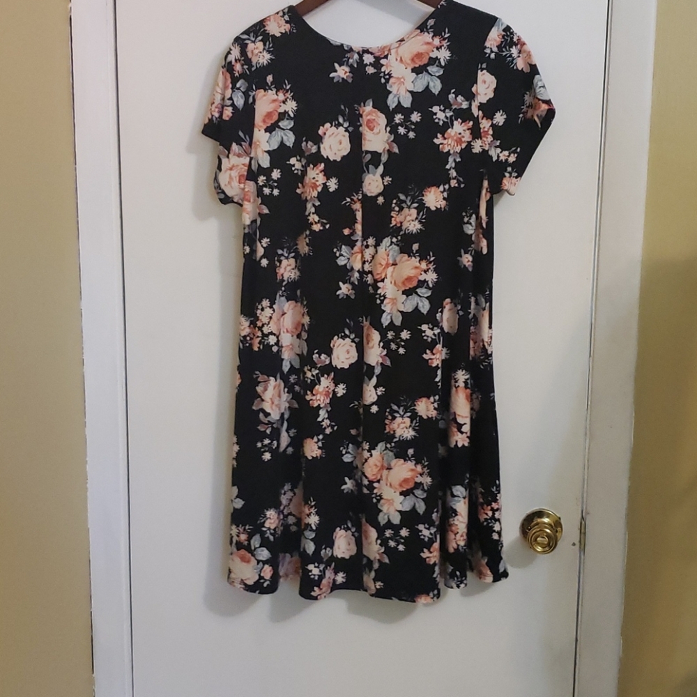 Dress - Picture 2 of 3